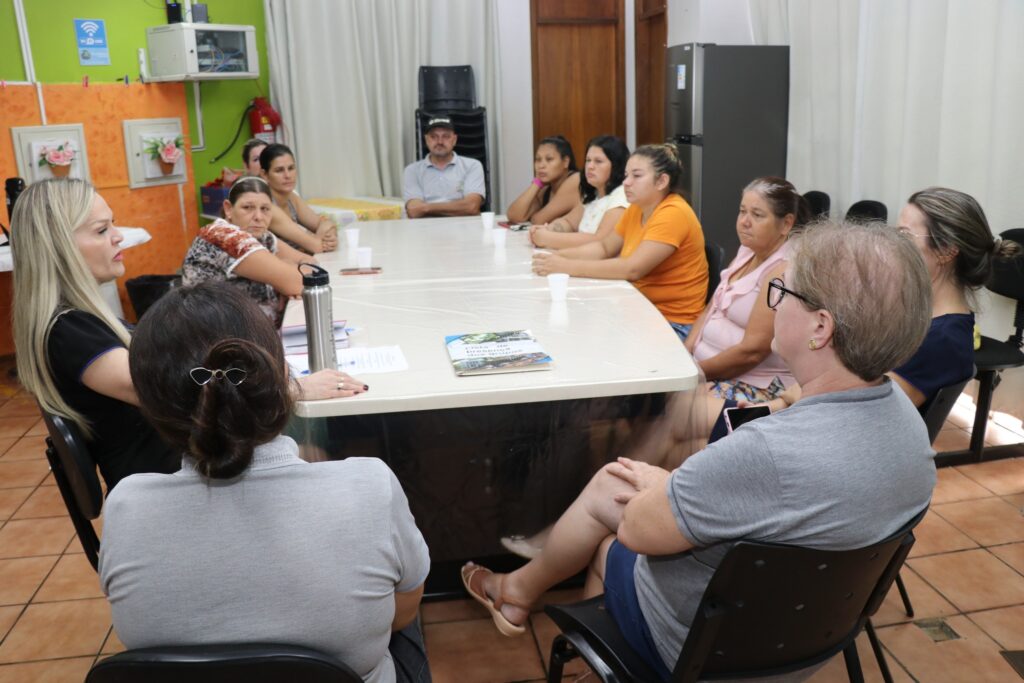 Administração municipal dá continuidade à oficina Reciclavida com catadores

As Secretarias de Assistência Social e Agricultura, Pecuária e Meio Ambie