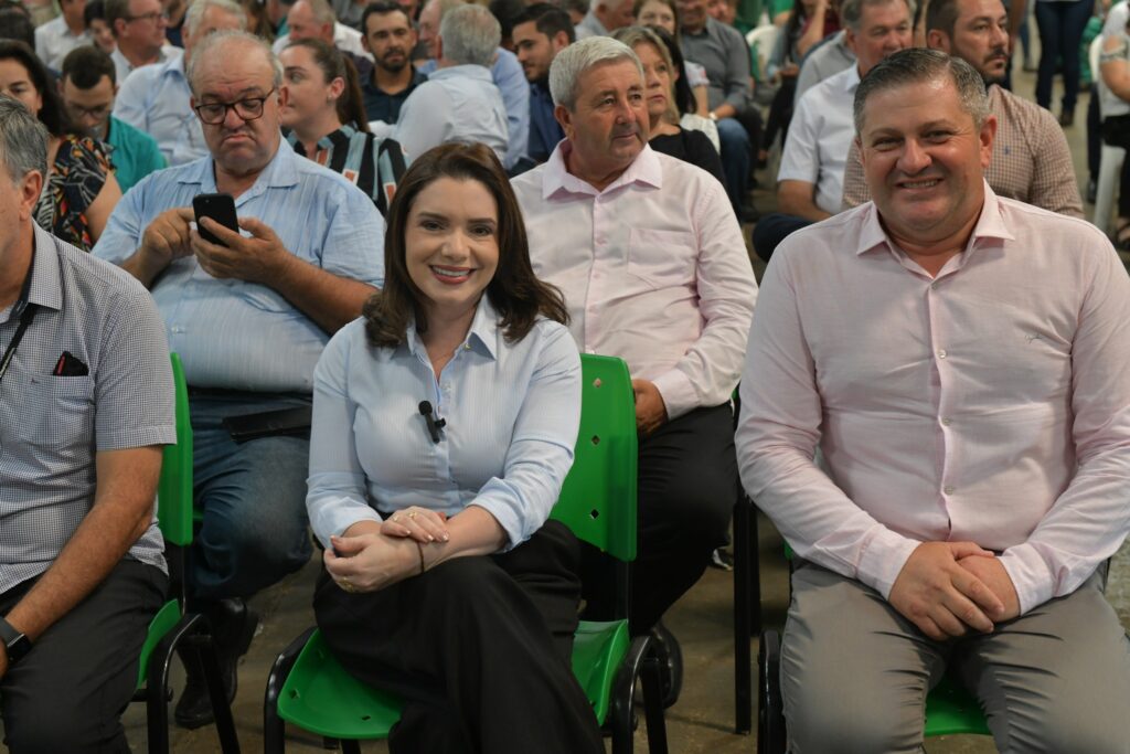Acaresti recebe a visita de autoridades de 50 municípios paranaenses 

Prefeitos, vice-prefeitos, assessores e equipes de gestão de 50 municípios para