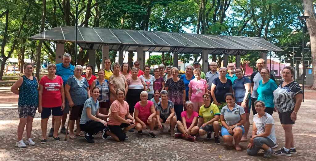 As atividades do Centro de Convivência do Idoso não param. 
 O Centro funciona no Cras de Pato Bragado e também em outros espaços públicos, durante o
