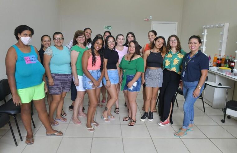 Transformação nas Famílias Itaipuenses: Curso Gratuito de Manicure e Pedicure da Escola do Trabalho ✨