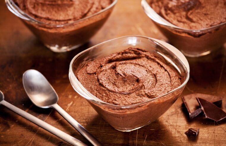 🍫 Surpreenda-se com o Creme Aveludado de Chocolate: Toque Especial para sua Comemoração!