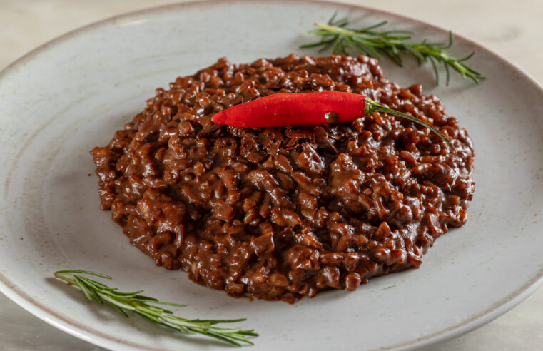 🍫 Descubra o Segredo da Chef Mariele Horbach: Risoto de Chocolate Preto para a Páscoa!