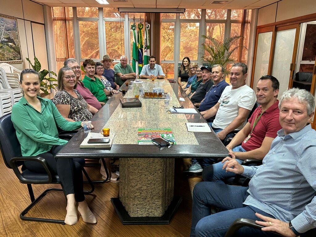 Comunidade de Bela Vista divulga a 29ª Festa do Costelão

Integrantes da diretoria da Associação de Moradores do Distrito de Bela Vista estiveram na p
