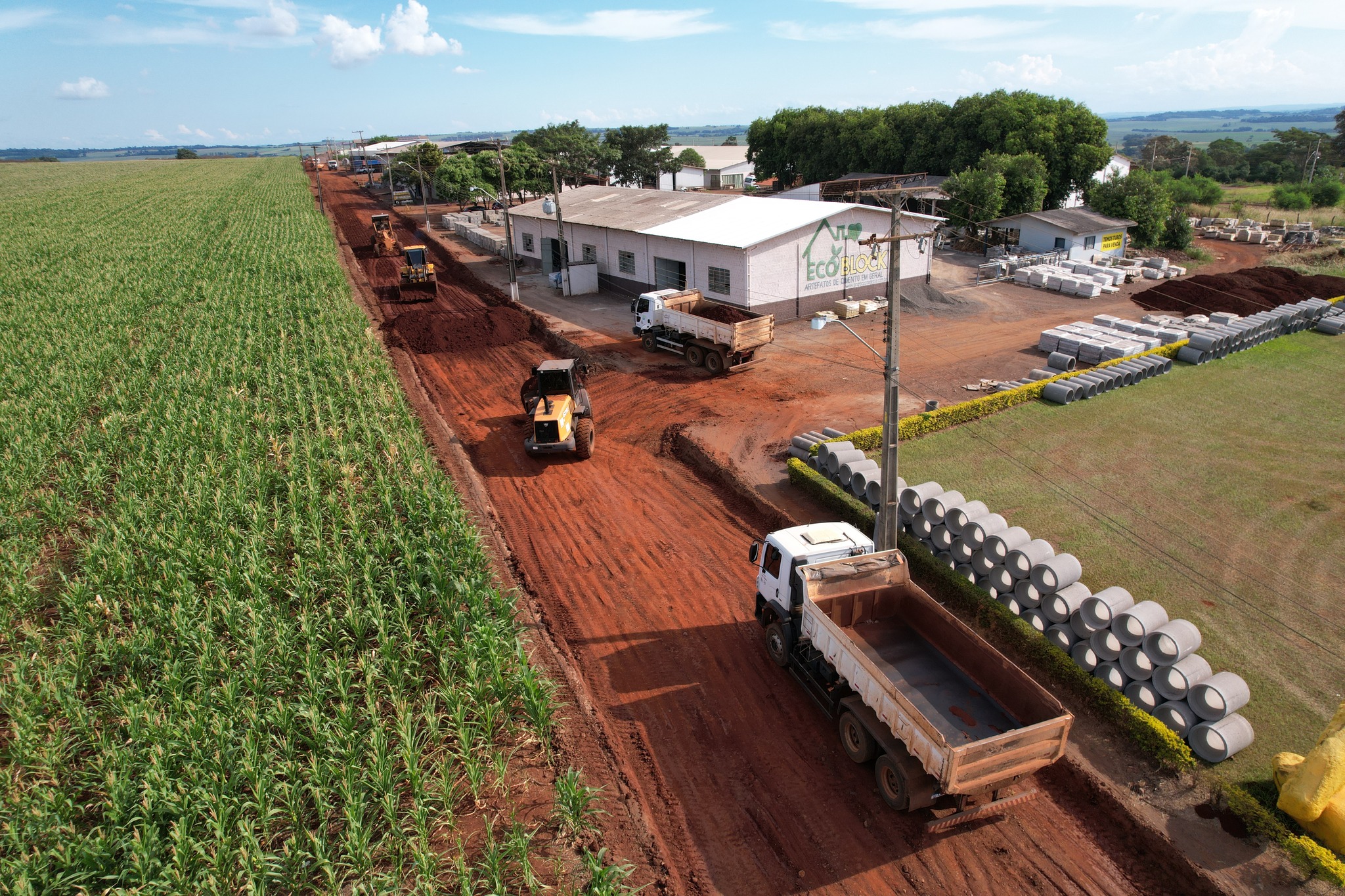 👷‍♂️🚧 Asfaltamento do Parque Industrial em Mercedes: Impulsionando o Desenvolvimento Econômico!