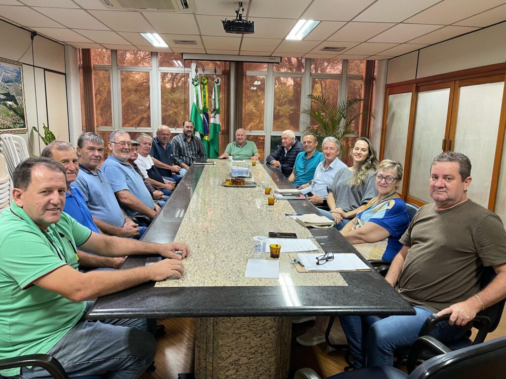 Divulgada a 30ª Festa do Matambre Assado de Bom Jardim

Representantes da Associação Comunitária de Bom Jardim estiveram na manhã desta terça-feira (1