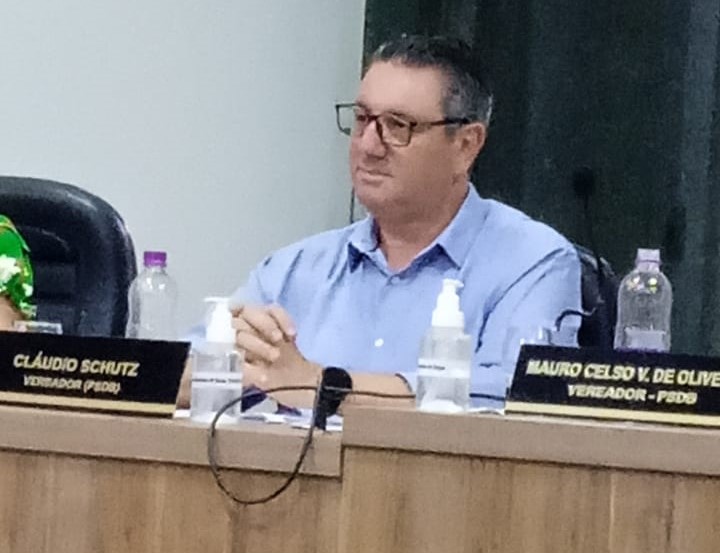 Cláudio Schutz reassume mandato na Câmara Municipal de Santa Terezinha de Itaipu