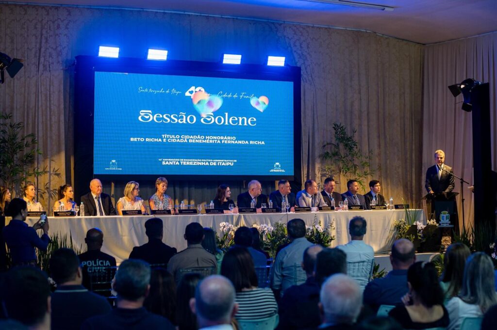 Reconhecimento e gratidão guiaram os discursos da tradicional Sessão Solene, em homenagem aos 42 anos de emancipação político-administrativa de Santa