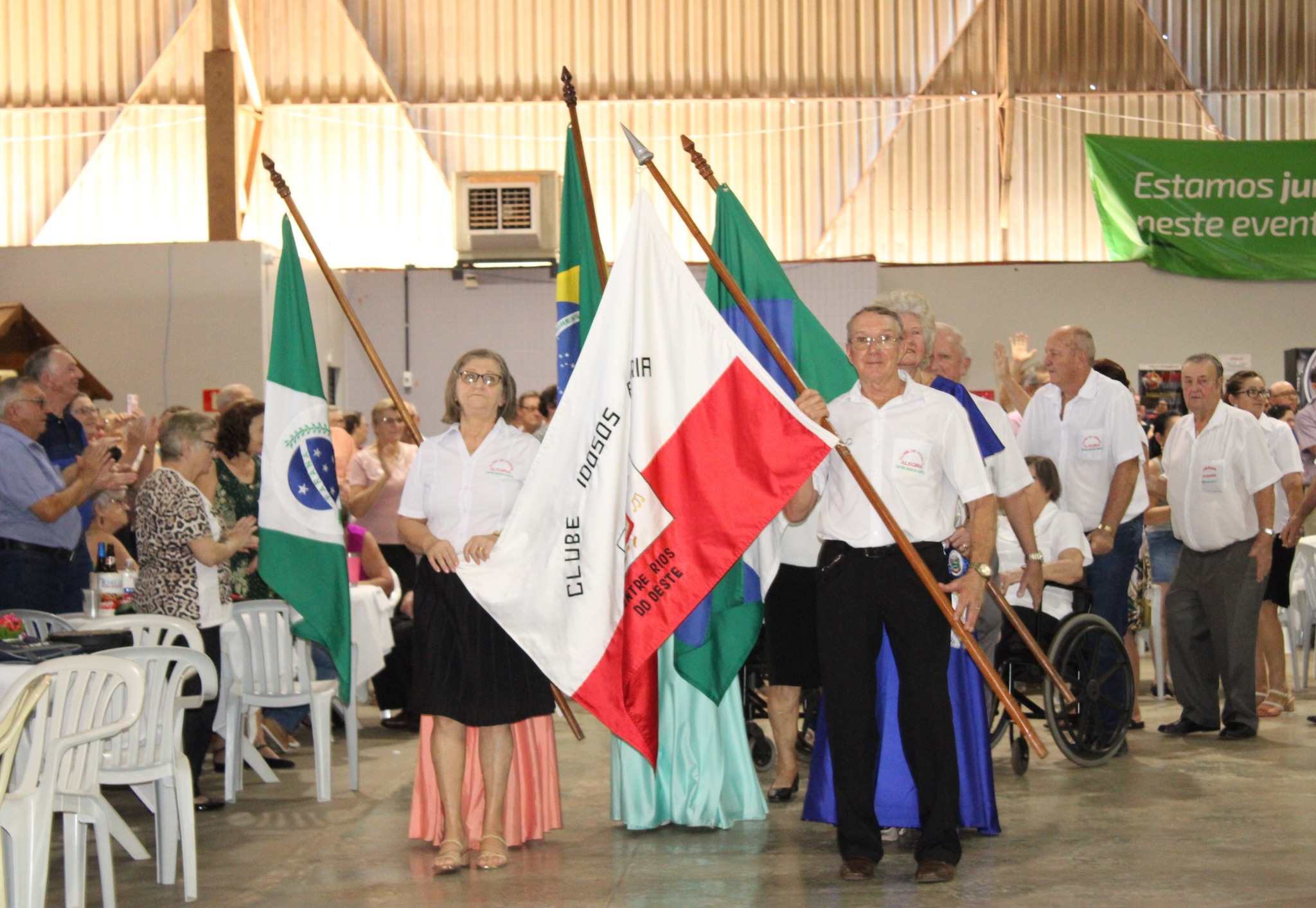 Celebração dos 36 Anos: Clube de Idosos Alegria Brilha em Entre Rios do Oeste! 🎉