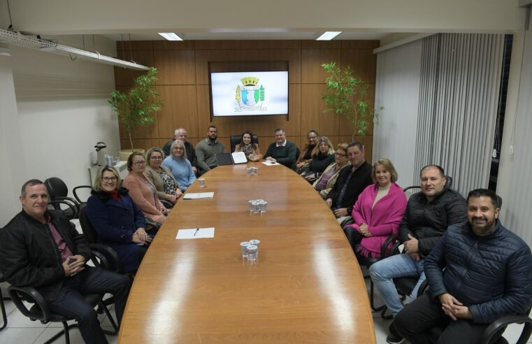 Prefeita Karla Galende Sanciona Lei de Utilidade Pública para Artesãos em STI 🌟🎨