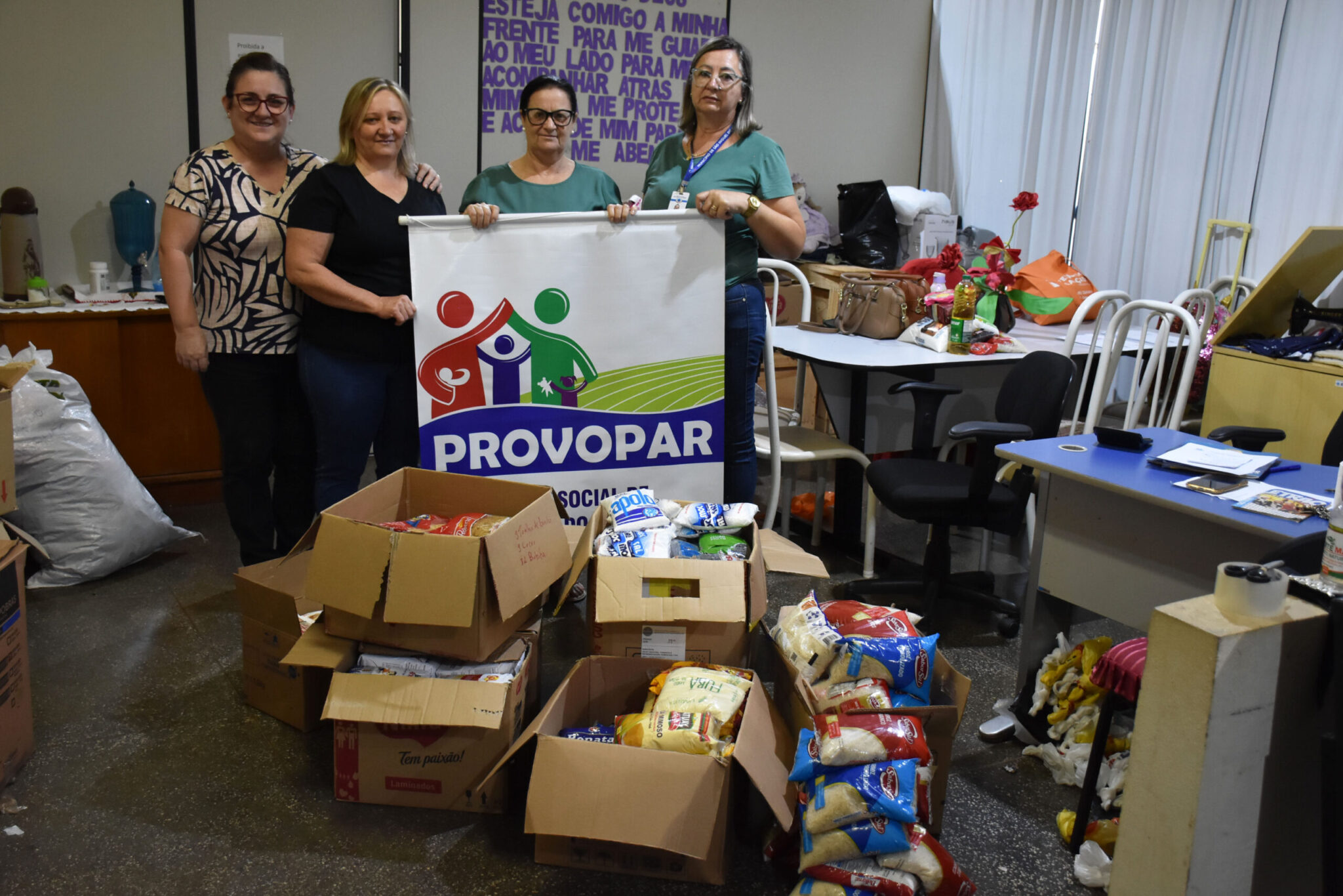 Provopar de São Miguel do Iguaçu doa 240 kg de alimentos e 240 litros de água para vítimas das chuvas no RS! 🌟