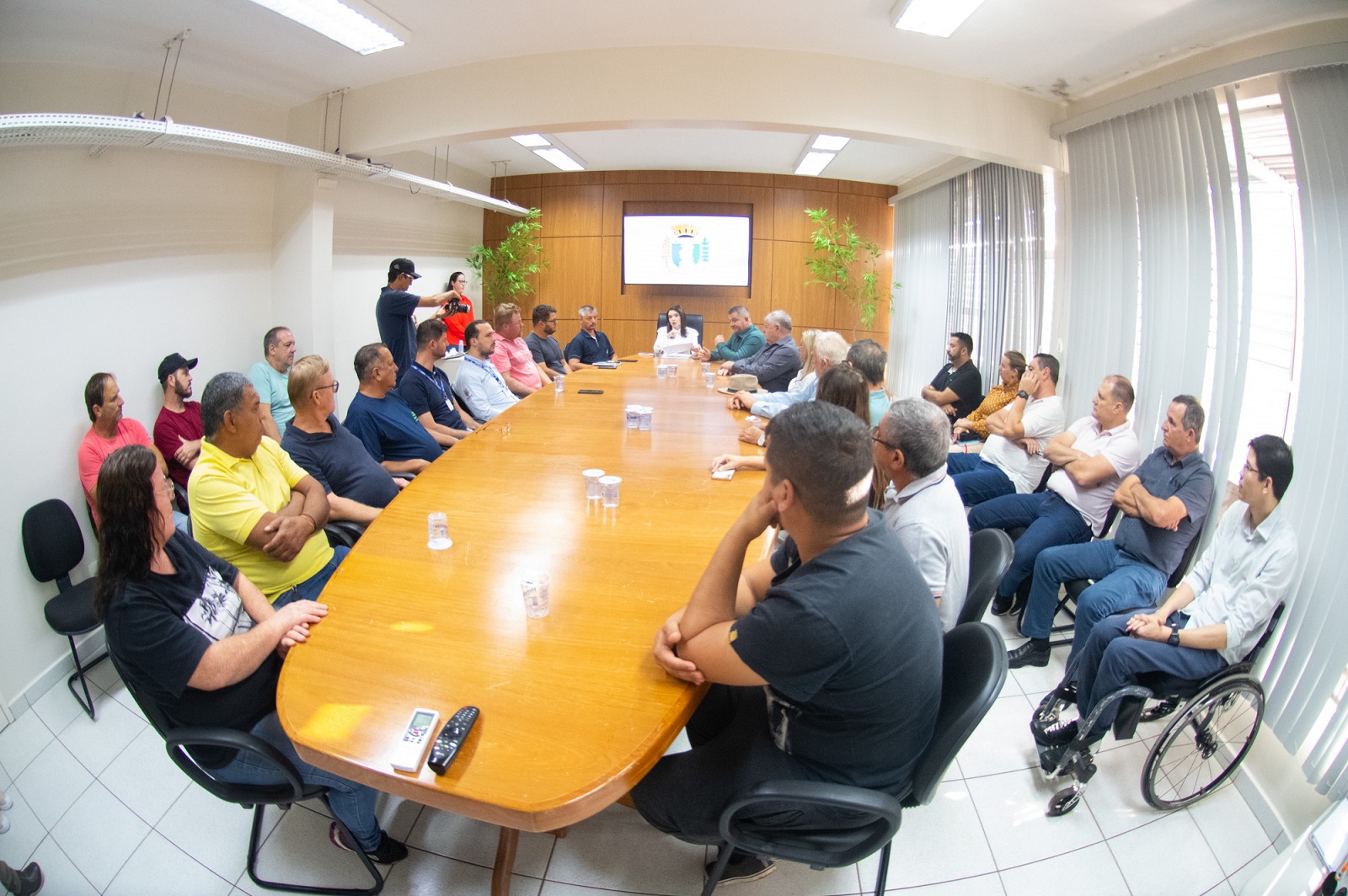 Programa de Incentivo às Estufas Agrícolas em Santa Terezinha de Itaipu: Ampliando a Produção e Renda dos Agricultores