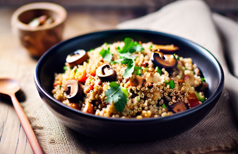 🍄 Receita Inovadora: Risoto de Quinoa com Cogumelos 🍽️ Cremoso e Delicioso! Experimente Esta Versão Saudável do Clássico Risoto! 🌿✨