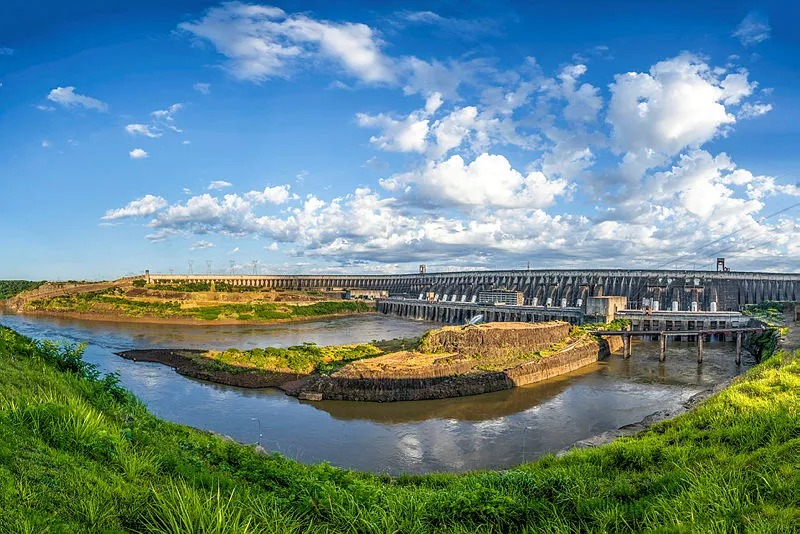 40 Anos de Energia: Como a Usina de Itaipu Revolucionou o Mundo! 🌍💡