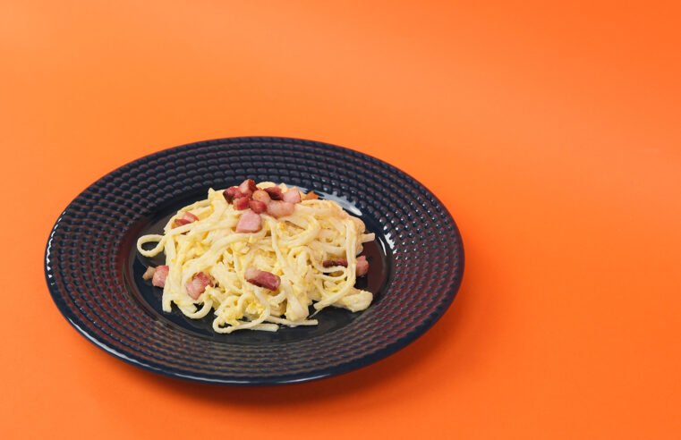 Delícia de Macarrão: Receita com Creme de Milho e Bacon! 🍝