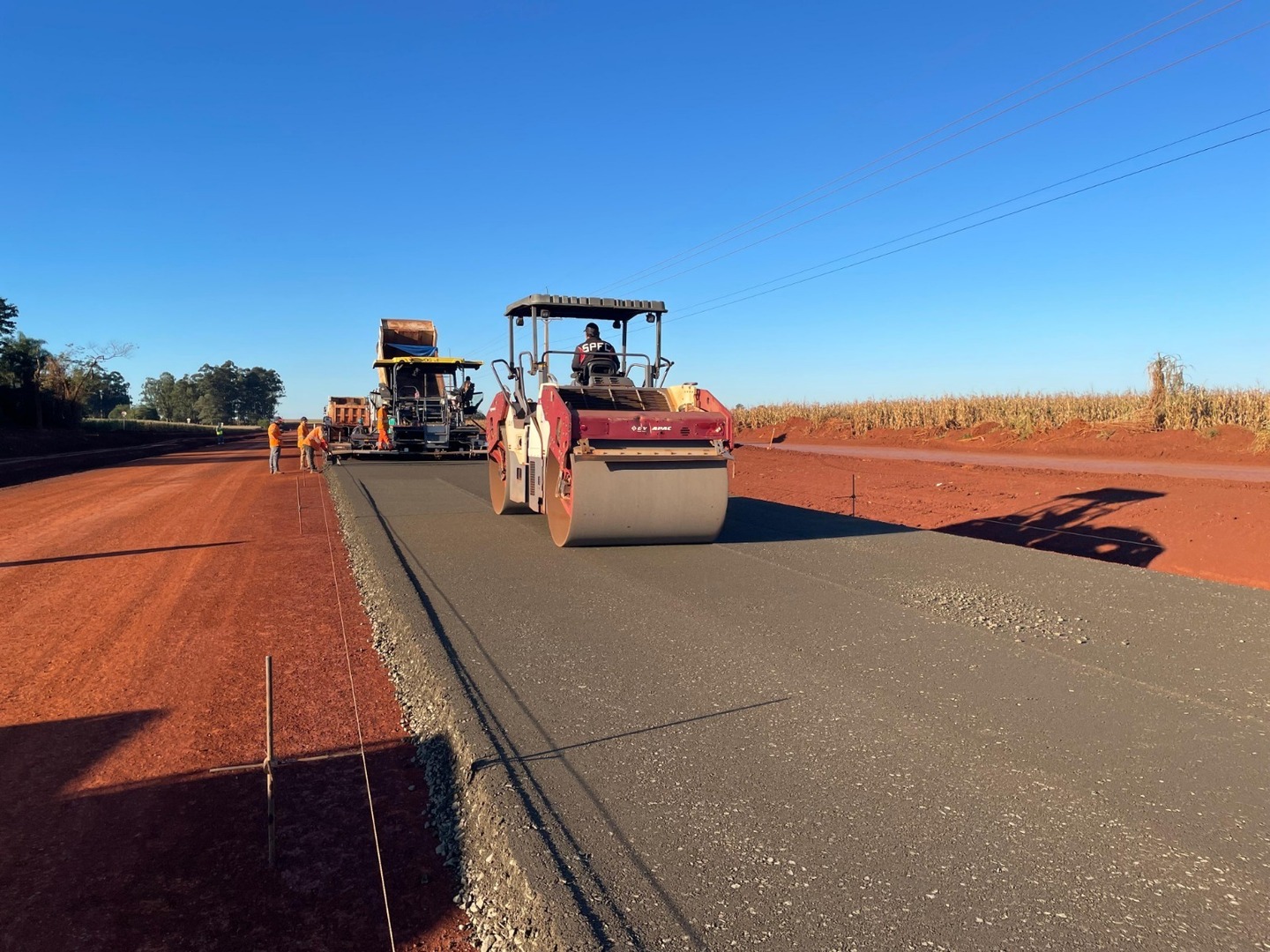 Obras de Asfalto no Paraguai Aceleram e Movimentam Porto Internacional de Santa Helena 🚧🚢