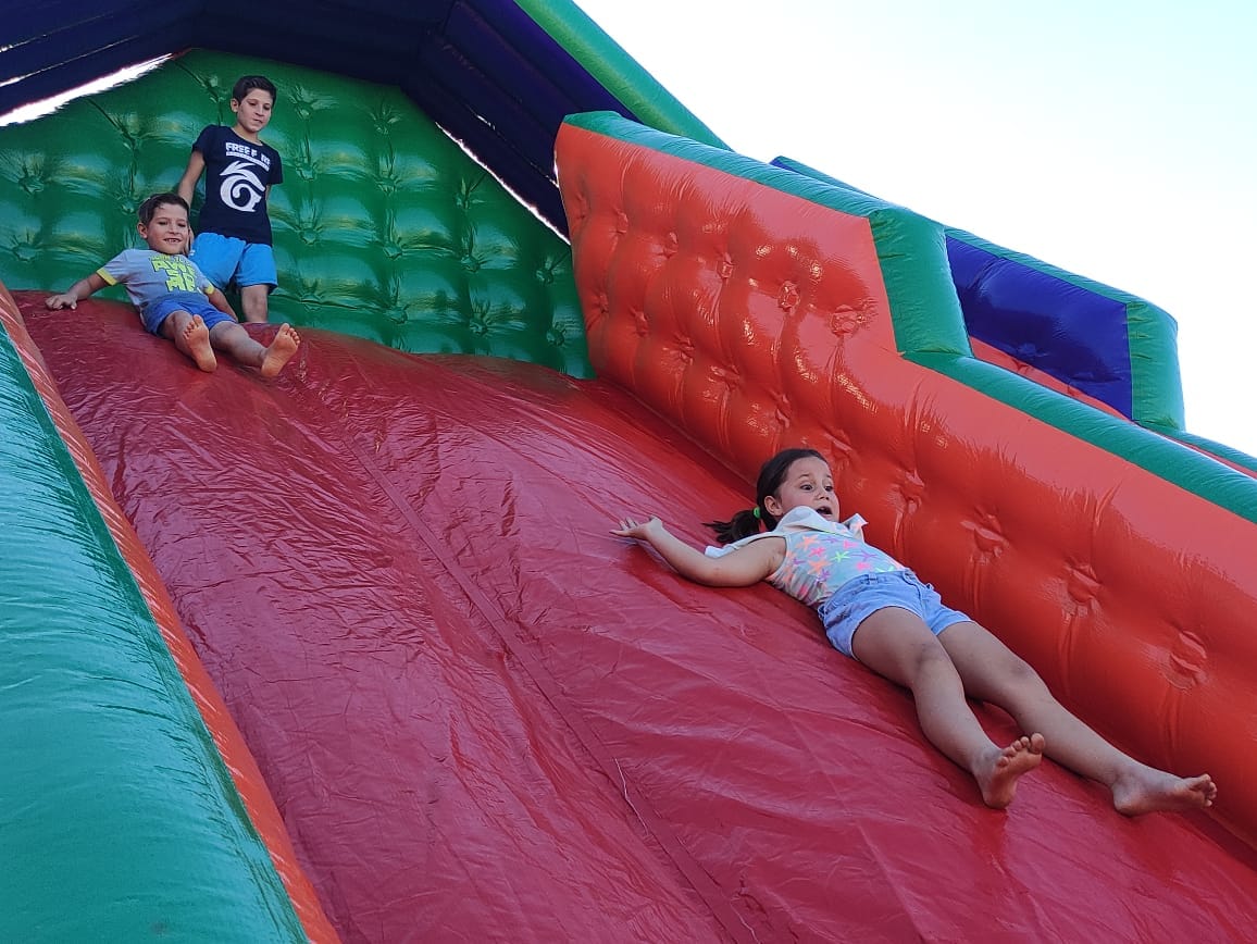 🎉 Brincando no Bairro em Marechal Cândido Rondon: Diversão Garantida Neste Domingo!