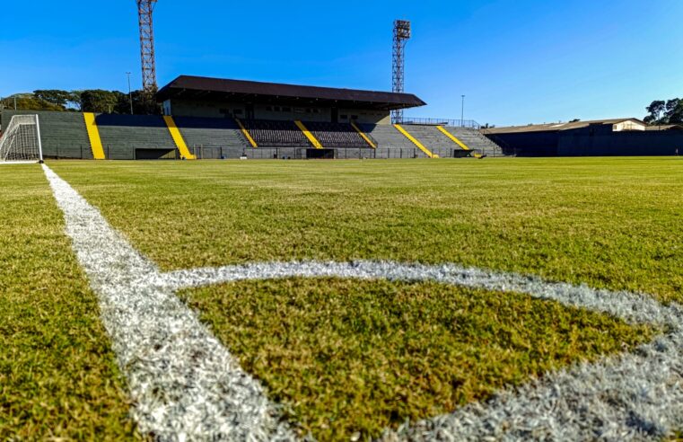 🏟️ Retorno do Futebol: Novo Gramado e Emoções no Estádio Municipal Valdir Schneider! ⚽🌱