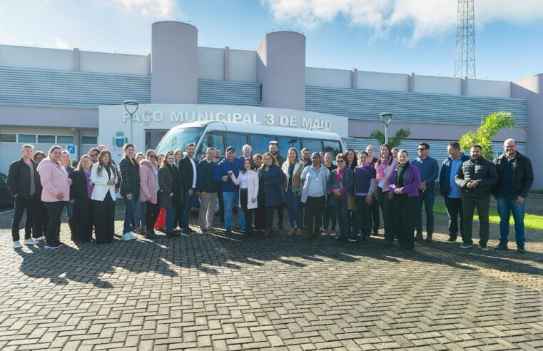 🚍 Prefeita Entrega Novo Micro-ônibus para a Saúde em Santa Terezinha de Itaipu: Confira os Detalhes!