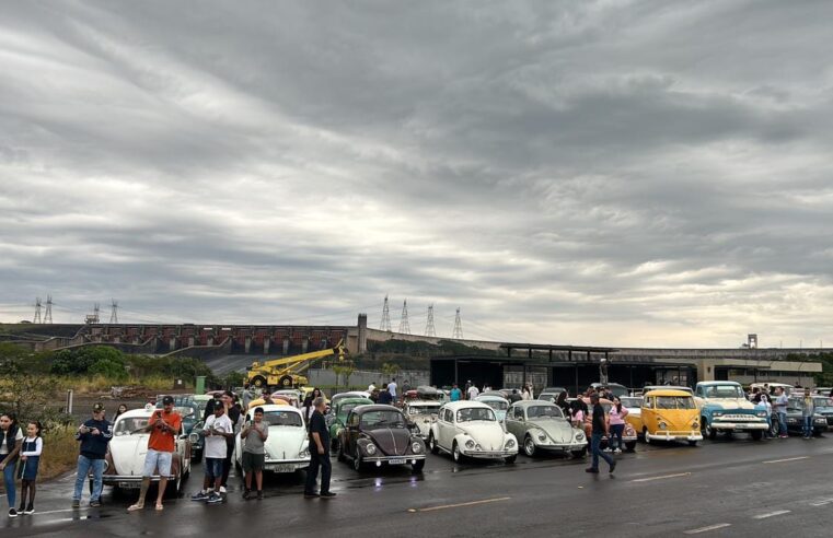 Encontro de Fuscas na Itaipu: Paixão e Solidariedade em Foz do Iguaçu 🚗❤️