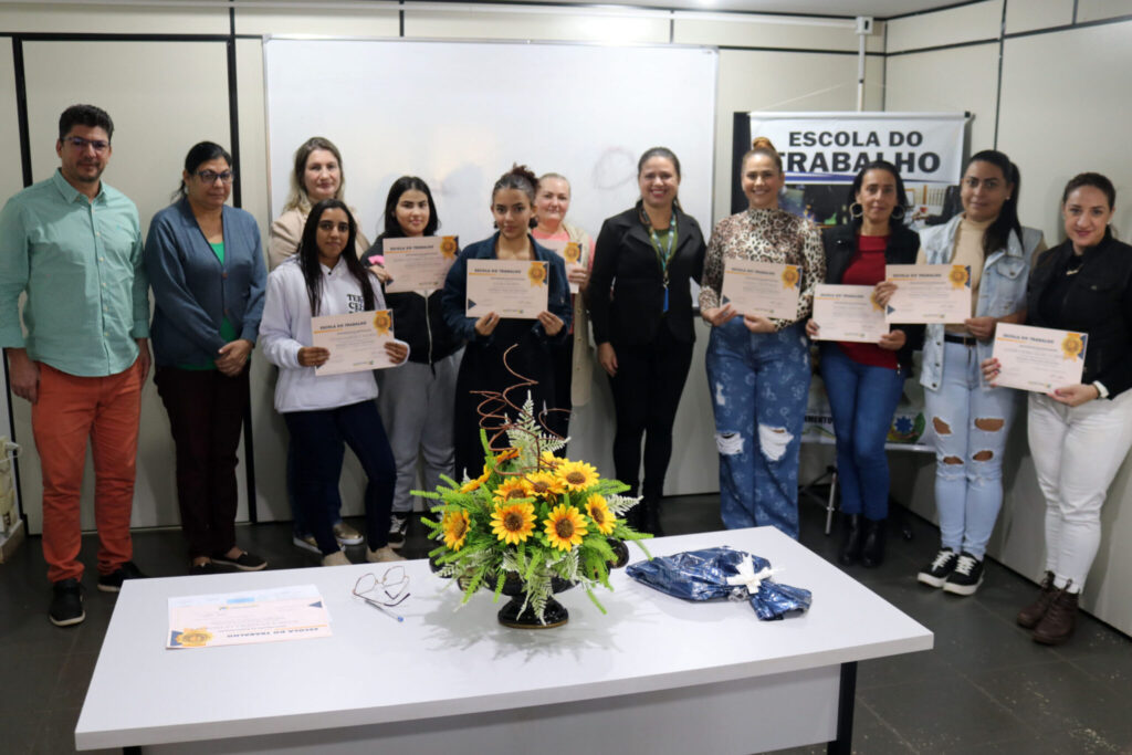 ENCERRAMENTO CURSO SOBRANCELHAS 1 scaled scaled