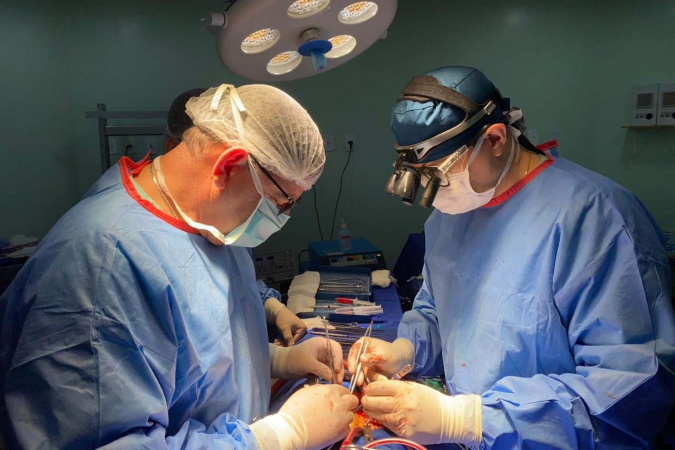 Hospital Universitário do Oeste do Paraná Realiza Primeira Cirurgia Cardíaca em Década! 🏥💓