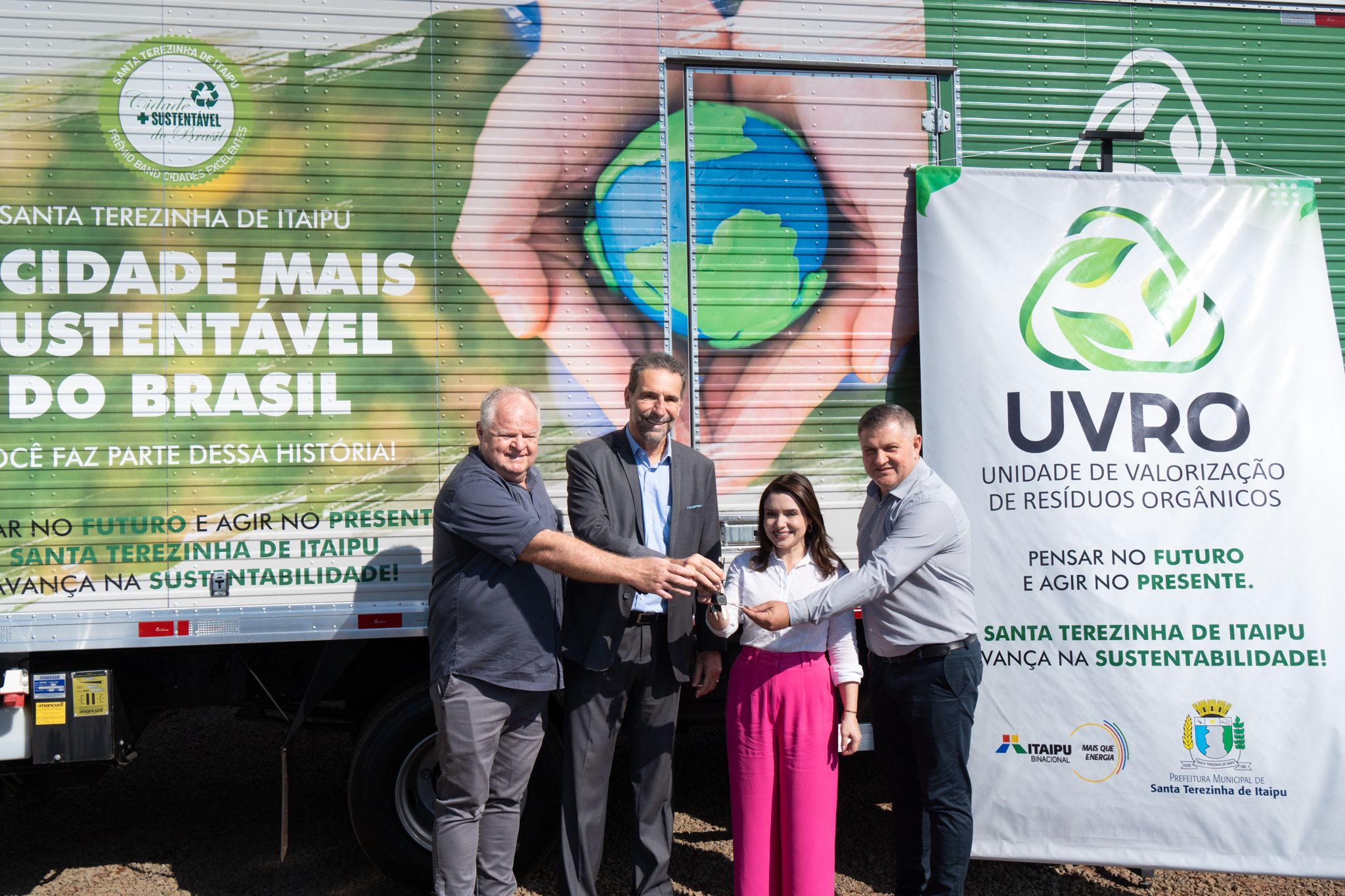 Itaipu investe em sustentabilidade com entrega de equipamentos na UVRO 🌱🚛