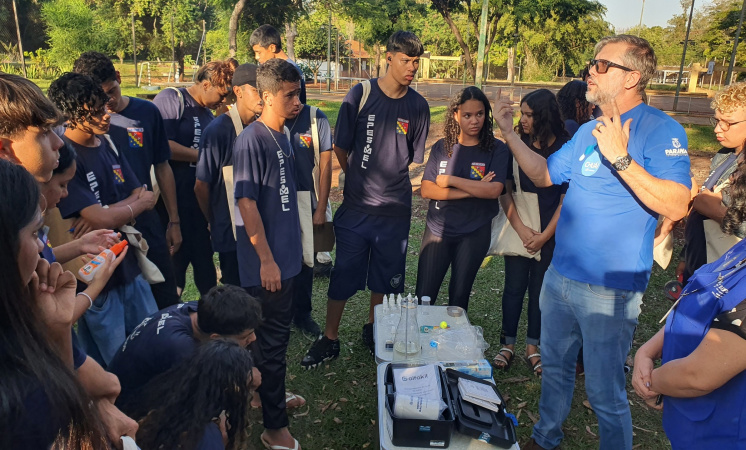 Jovens de Londrina Refletem Sobre Impacto do Lixo no Projeto Sustentabilidade da Sanepar 🌍♻️