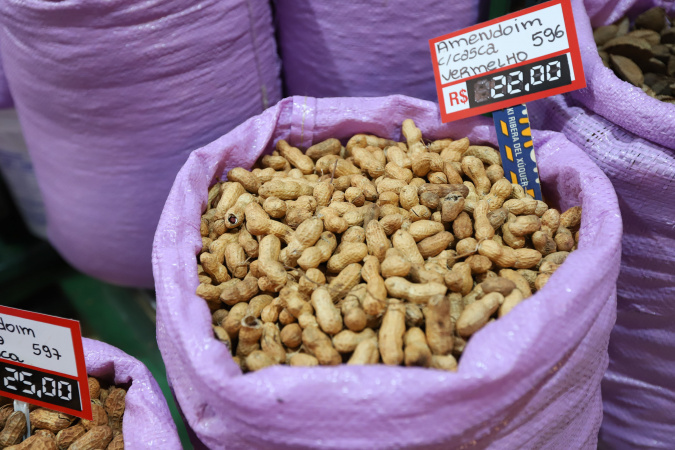 Amendoim no Paraná: Saiba Mais Sobre o Ingrediente Estrela das Festas Juninas! 🥜🌽