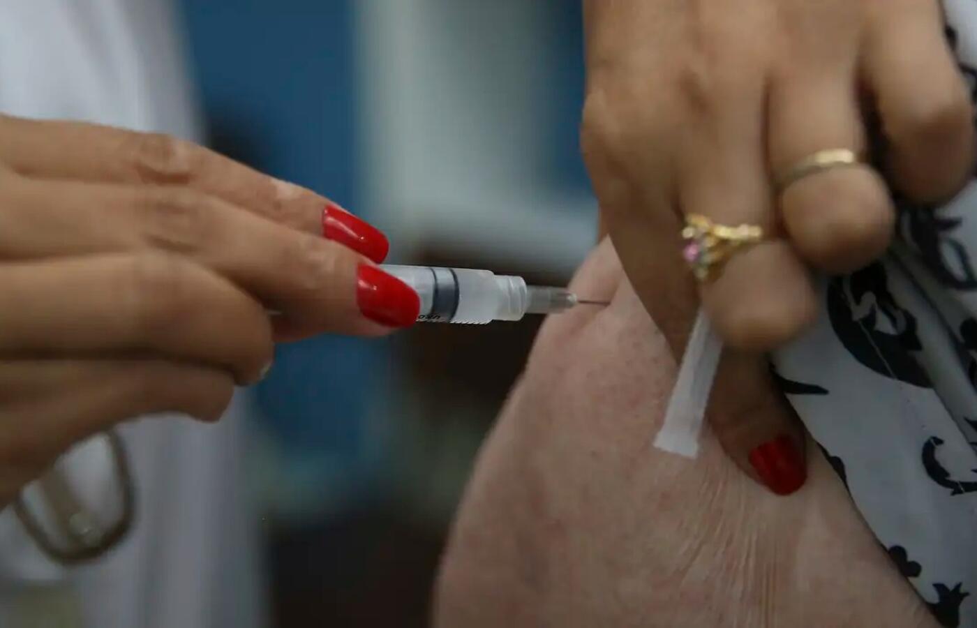 Vacinação Contra a Gripe: Saiba Por Que a Trivalente é Essencial! 💉