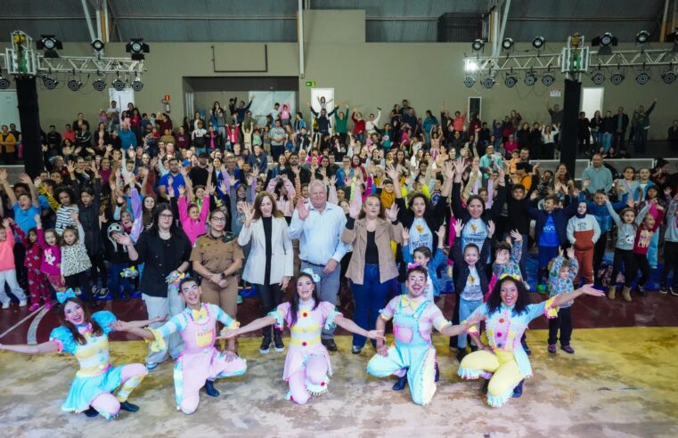 Espetáculo Mistérios do Fundo do Mar Aborda Abuso Infantil de Forma Lúdica 🌊🎭