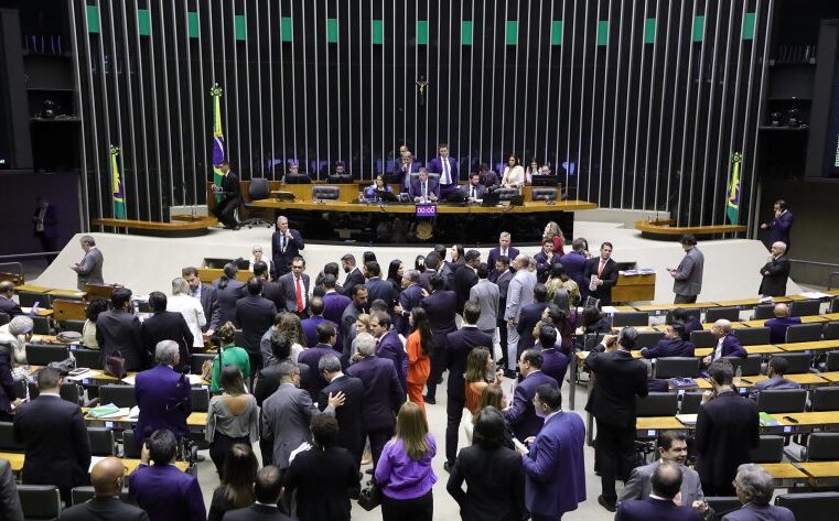 🚀 Câmara dos Deputados Aprova Mudanças na Reforma do Ensino Médio: Saiba Tudo! 📚