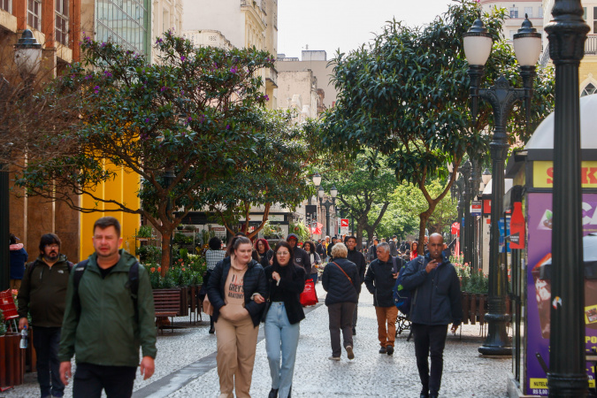 🚨 População do Paraná Cresce e Assume 5ª Posição no Brasil! Descubra os Novos Números e Cidades em Alta 🌟📊