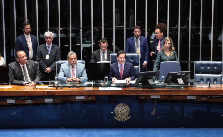 Emenda Constitucional 133: Novas Regras para Financiamento de Candidaturas e Perdão de Dívidas 💼🗳️