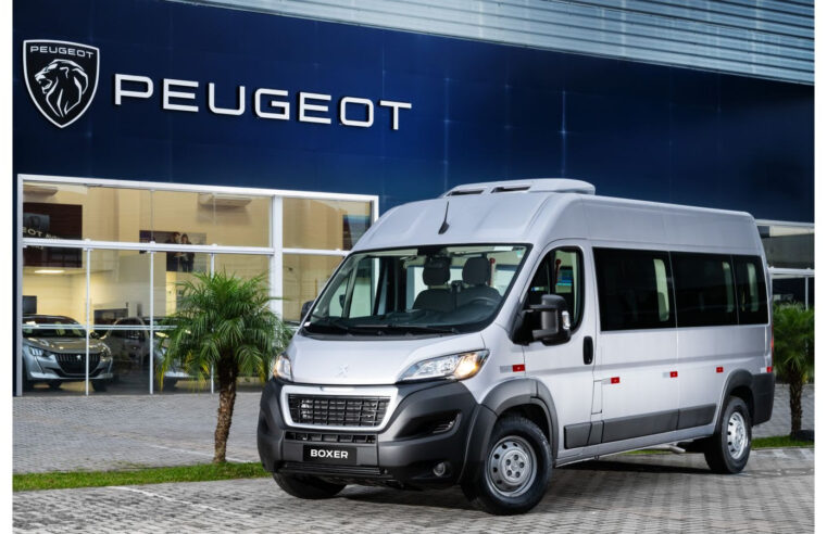 Descubra o Novo Peugeot Boxer Minibus: Versatilidade e Conectividade MyPeugeot PRO em Detalhes! 🚍✨