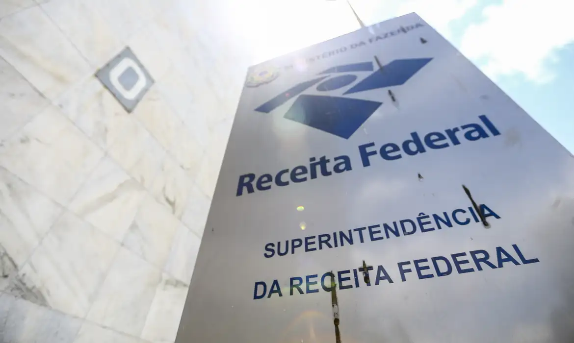 Consulta ao 4º Lote de Restituição do IRPF 2024 Já Disponível: Veja se Você Está na Lista! 💰📅