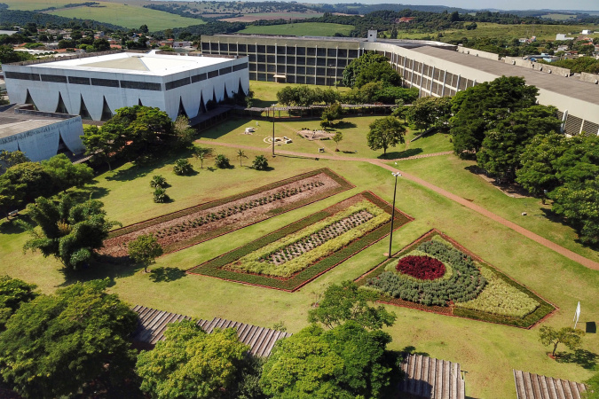 🚨 Inscrições Abertas para PSS-2024 na Unioeste: Garanta Sua Vaga Como Agente Universitário! 🏫