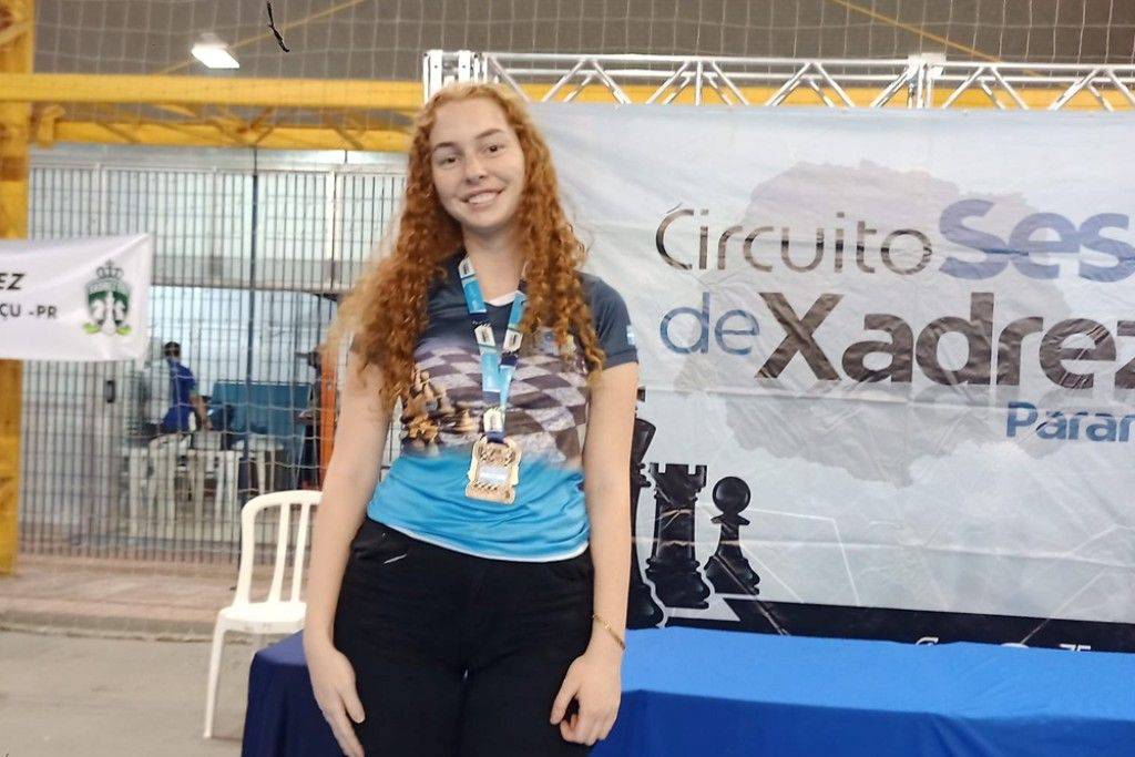 🏆 Gabrielly de Oliveira Conquista o Campeonato do Circuito Sesc de Xadrez em Foz do Iguaçu! ♟️