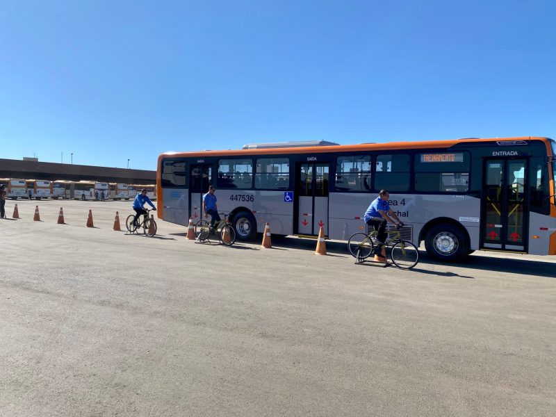 🚲 Motoristas de Transporte Coletivo Enfrentam Desafios dos Ciclistas em Treinamento Impactante! 🚍