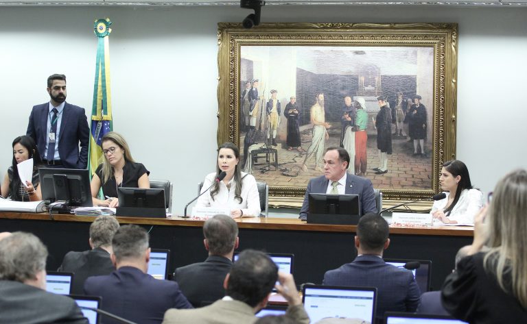 Acordo na CCJ Avança PEC que Limita Decisões Monocráticas no STF: Debate Começou Hoje ⚖️