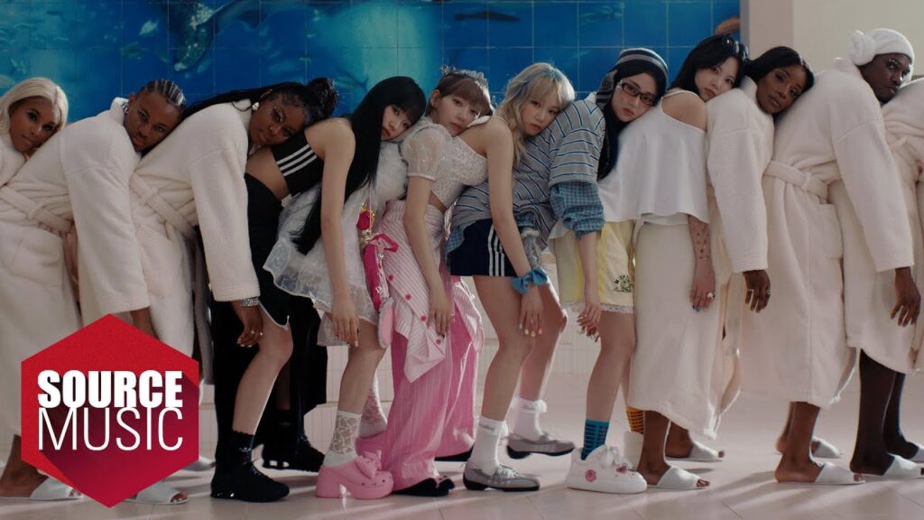 LE SSERAFIM (르세라핌) MV OFICIAL de 'CRAZY'