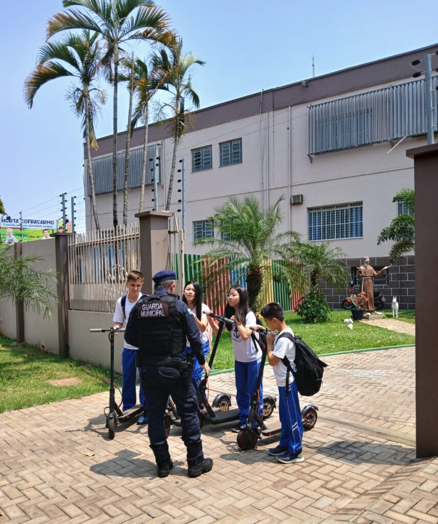 Guarda Municipal Realiza Orientação de Trânsito em Todas as Escolas do Município de Guaíra

O Município de Guaíra, por meio da Guarda Municipal da Sec