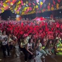 Oktoberfest em Pato Bragado agita com desfile e shows ao vivo