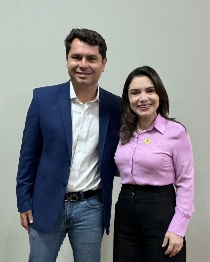 Prefeita Karla Galende segue com agenda de reuniões na capital do estado.
 Hoje pela manhã a prefeita se reuniu com o Deputado Estadual Alexandre Curi