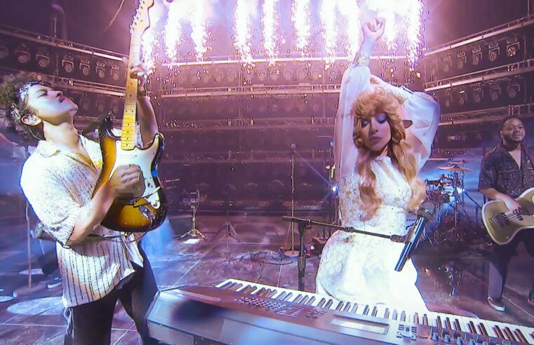 Lady Gaga, Bruno Mars – Die With A Smile (Live in Las Vegas)