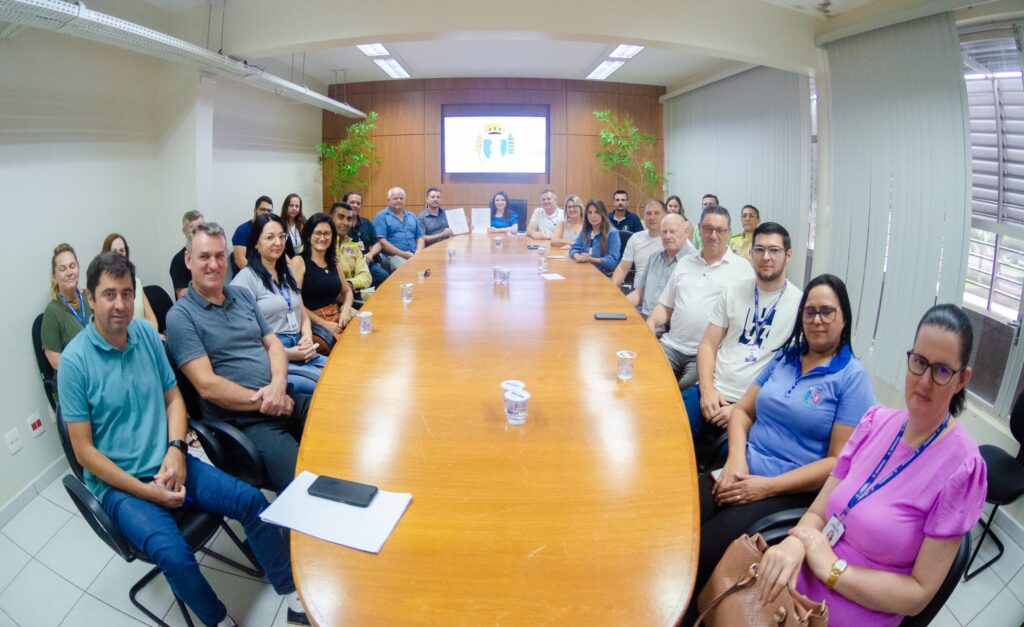 Implantação de kits fotovoltaicos gera economia R$ 1,5 milhão aos cofres públicos

Santa Terezinha de Itaipu deu mais um grande passo rumo à sustentab