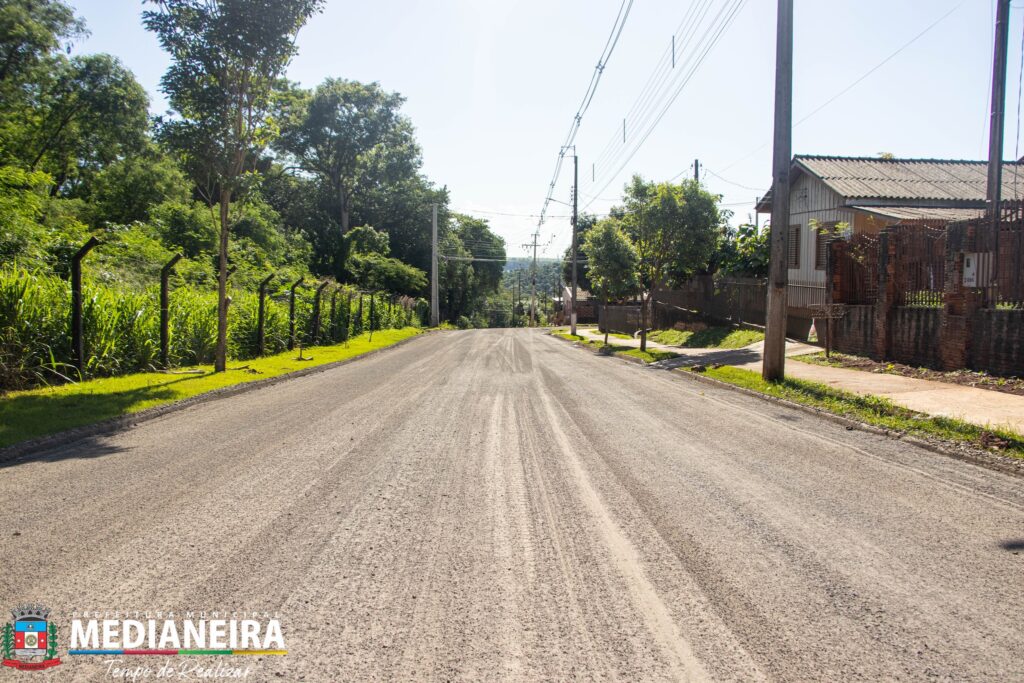 O trecho da Rua Minuano no bairro Condá recebeu pavimentação asfáltica. 

 São 650 metros lineares, que darão melhor acesso aos moradores da região.