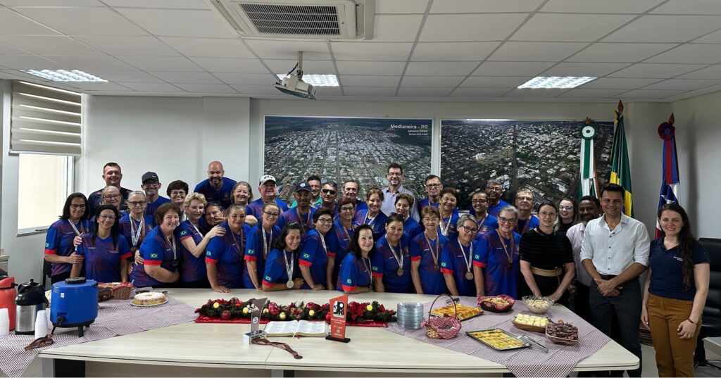 Basquete Relógio Feminino é prata na série Ouro do JIDOS

 A manhã desta segunda-feira (18) começou festiva. Os idosos do projeto Viva Mais vieram co
