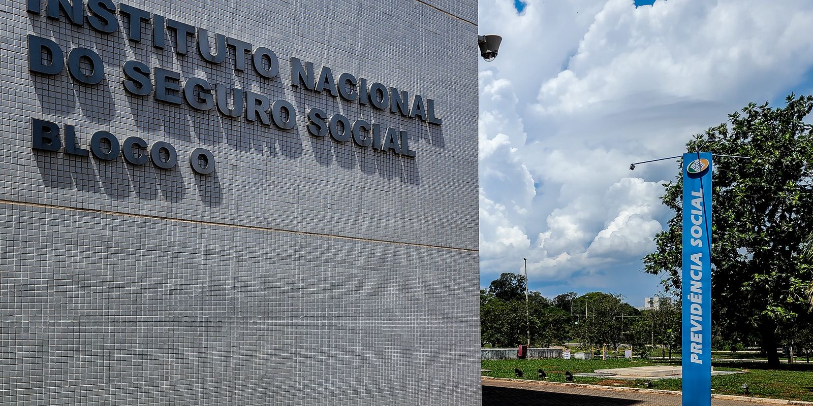 INSS inicia pagamentos de novembro com 13º nesta segunda