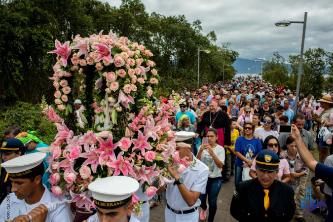 Festa do Rocio atrai milhares de fiéis ao Paraná em novembro