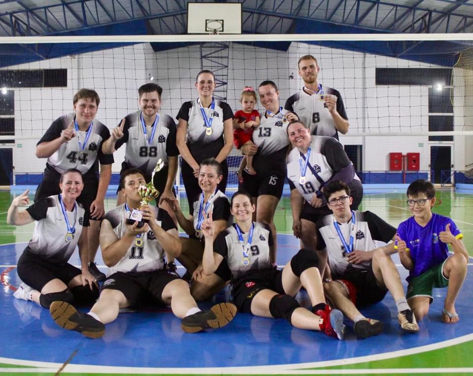 Campeonato de Voleibol Misto em São Clemente: Voleibol Xpress é Campeão 🏐